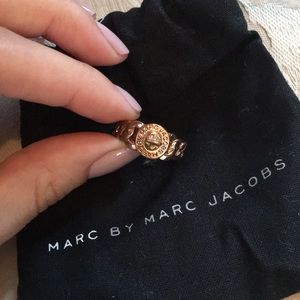 Marc by Marc jacobs lock ring
